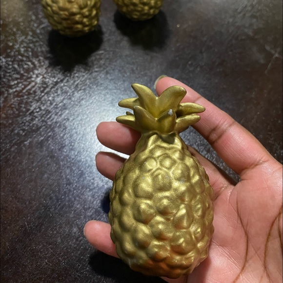 Decor - Picture 2 of 3